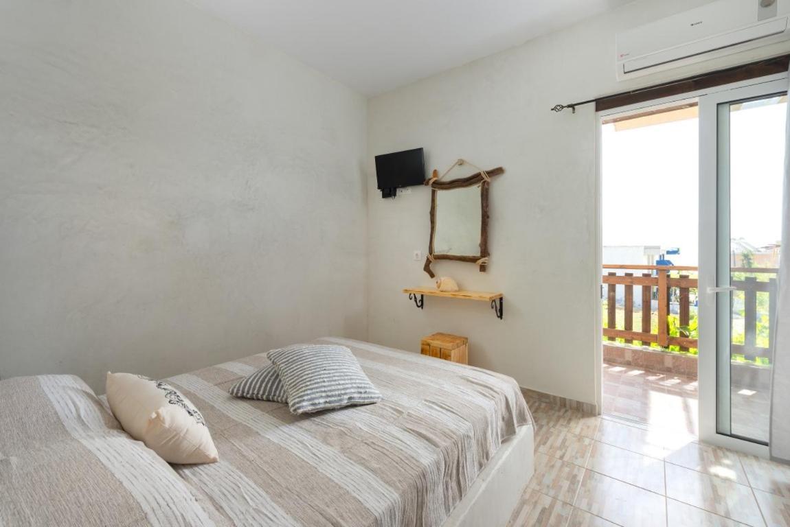 Christos Studios And Family Apartments Stegna Экстерьер фото