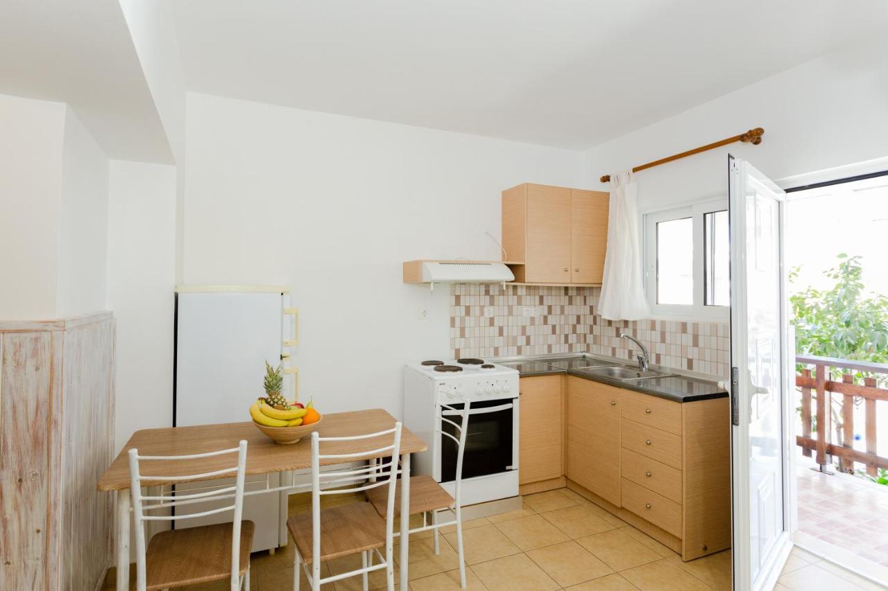 Christos Studios And Family Apartments Stegna Экстерьер фото