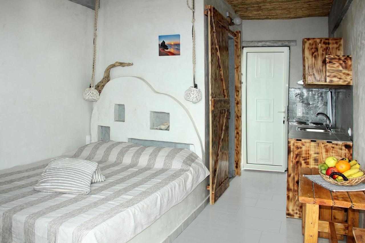Christos Studios And Family Apartments Stegna Экстерьер фото